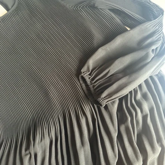 WILFRED Daydreamer Mini Dress Black Pleated Chiffon Long Sleeve L Aritzia - Picture 12 of 16